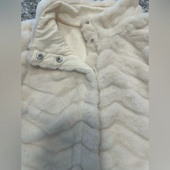 Anthropologie Maeve Reversible Faux Fur Vest. Cream. Size Large. EUC - Picture 6 of 9